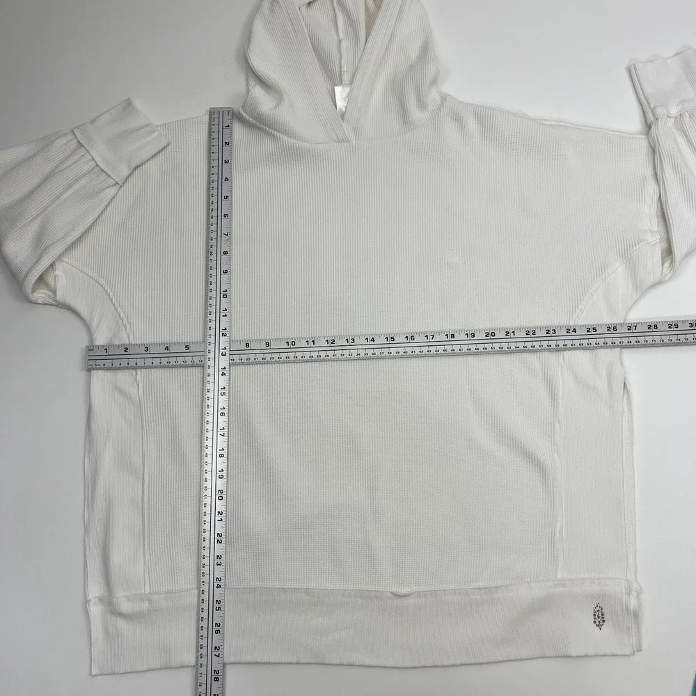 Free People Movement White Thermal Waffle Knit Hoodie Sz M Athleisure Beach - Picture 8 of 10